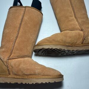 UGG Australia Classic Tall Womens Winter Boots Size 8 Chestnut Tan Slip on